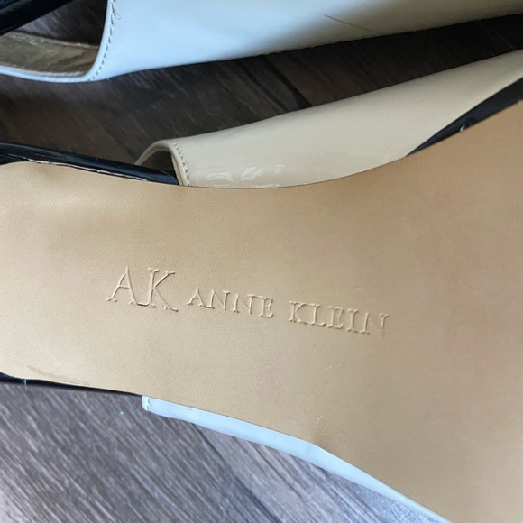 Anne Klein Women’s Black & Cream Slingback Heels Size 6.5 - Picture 12 of 15